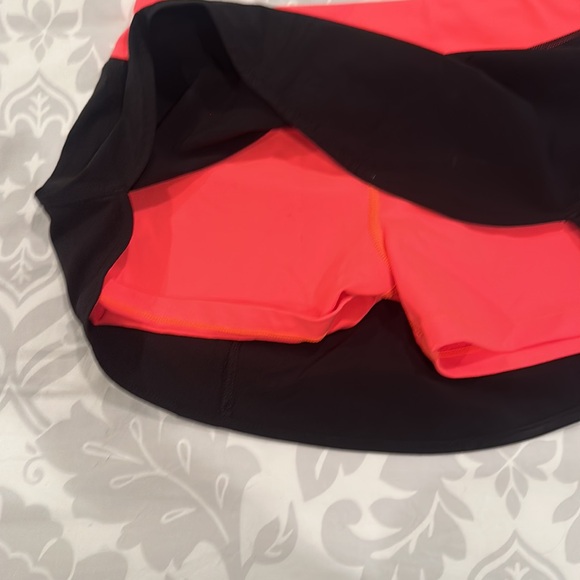 LORNA JANE ATHLETIC SKORT SIZE MEDIUM - Picture 2 of 3
